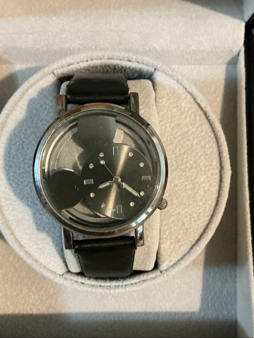 Mickey Mouse Vintage Disney Character Wristwatch PLUS Black Modern Watch